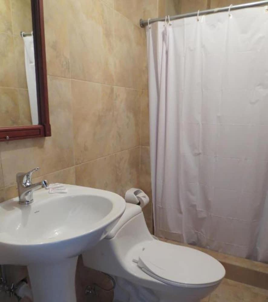 Alfaro Hotel Cumanda מראה חיצוני תמונה